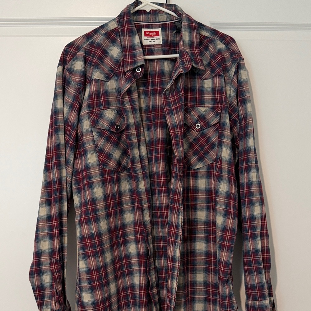 Wrangler Men's Red and Blue Plaid Button Down Shirt